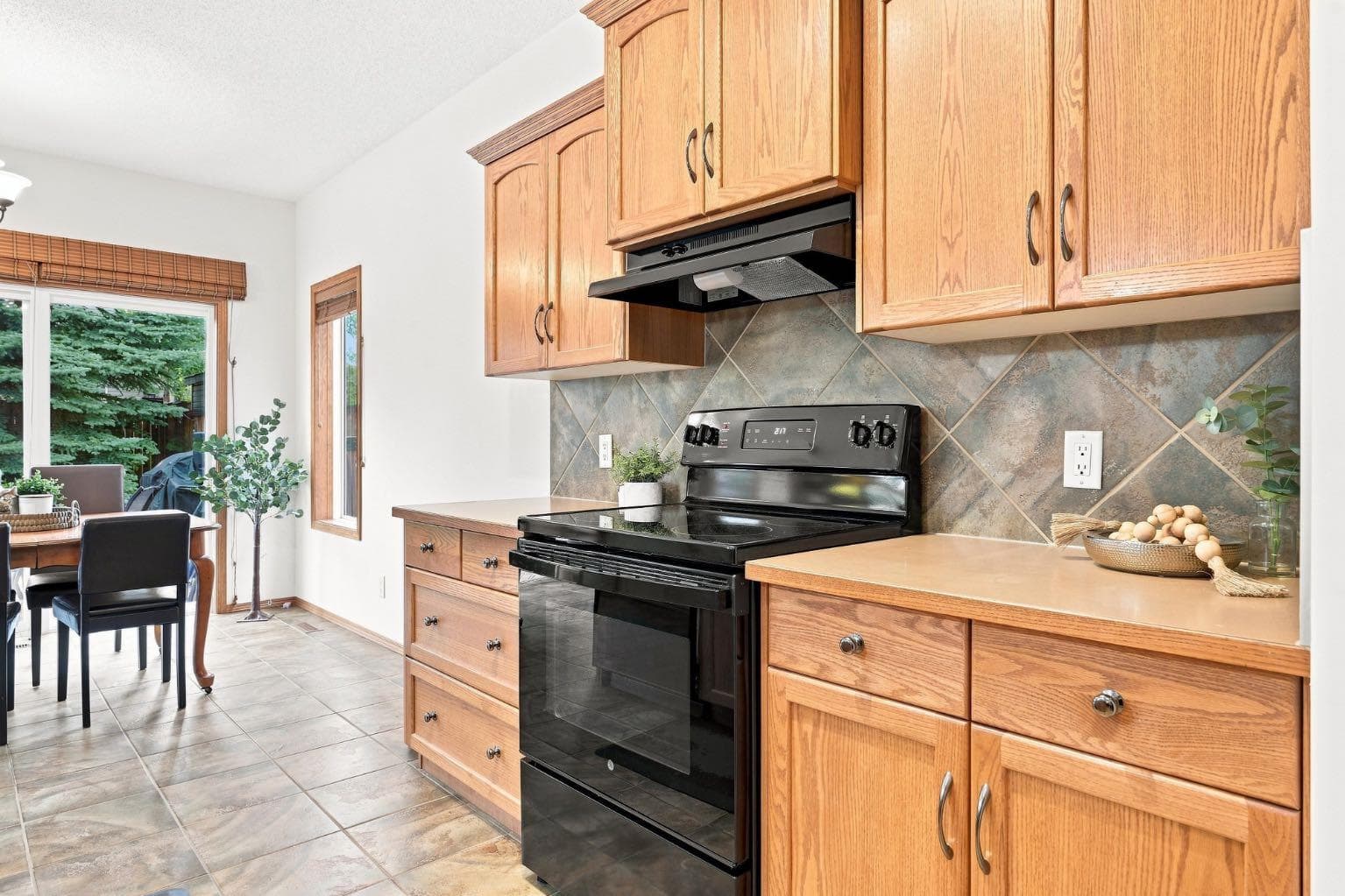 32 Tuscany Ravine Crescent NW
