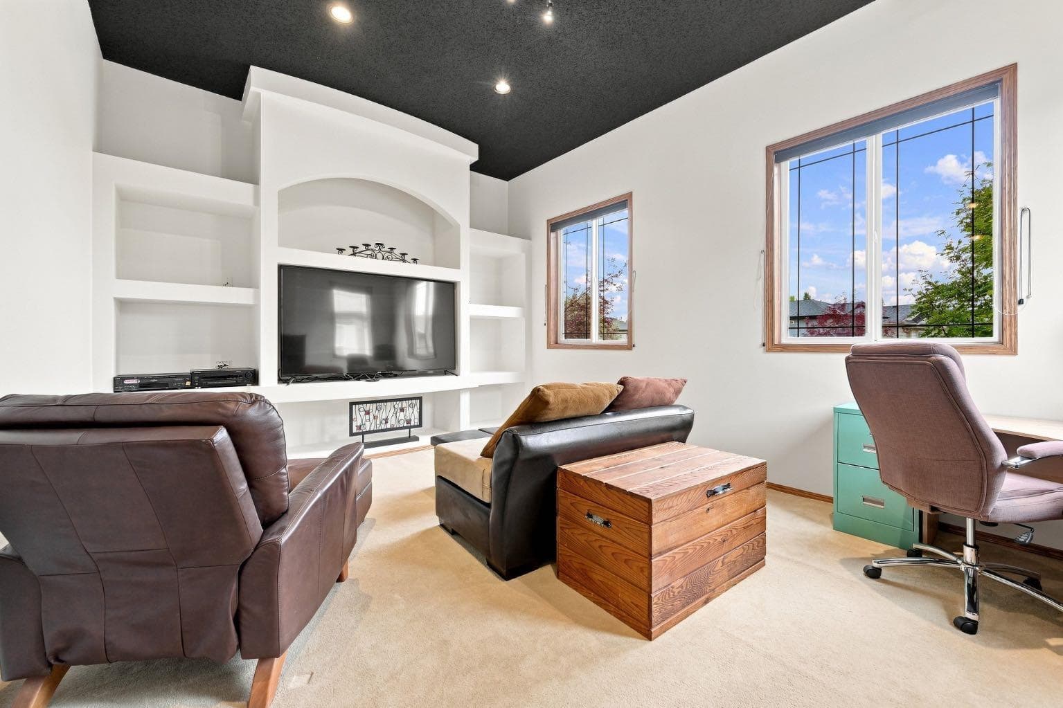 32 Tuscany Ravine Crescent NW