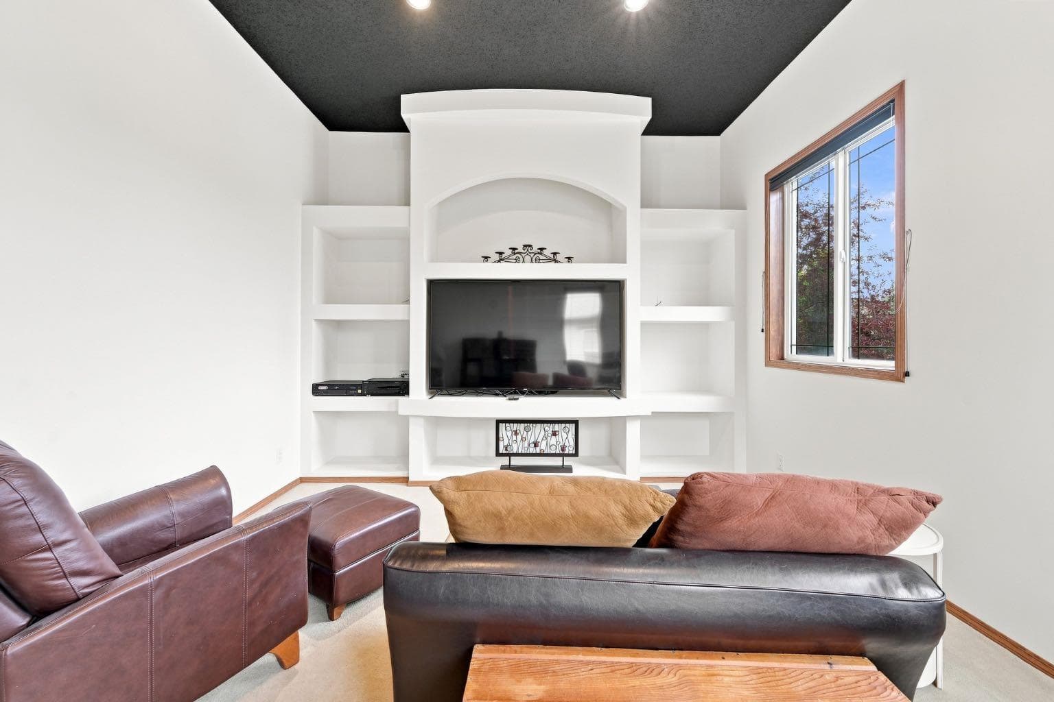 32 Tuscany Ravine Crescent NW
