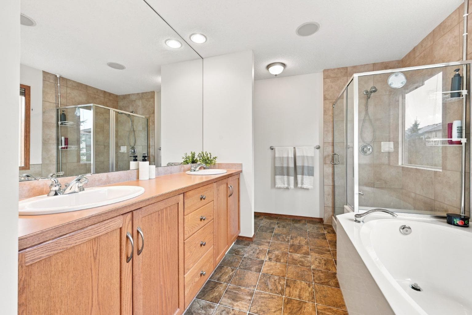 32 Tuscany Ravine Crescent NW