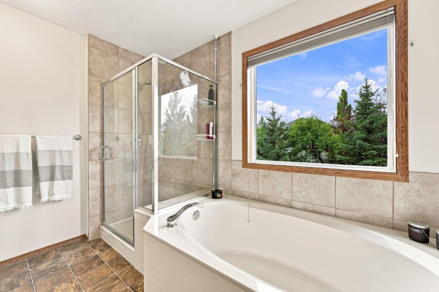 32 Tuscany Ravine Crescent NW