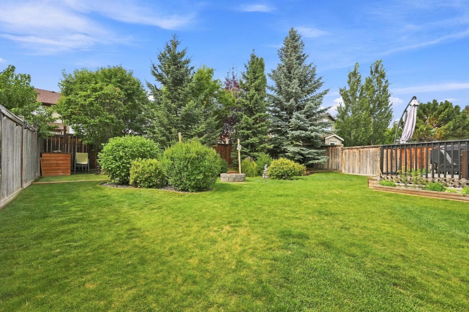 32 Tuscany Ravine Crescent NW