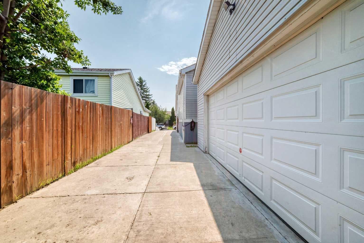 76 aberfoyle Close NE
