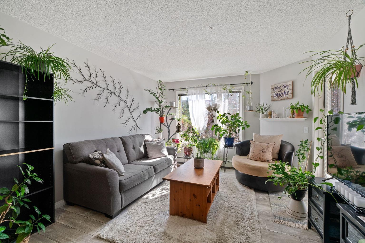 2209, 950 Arbour Lake Road NW