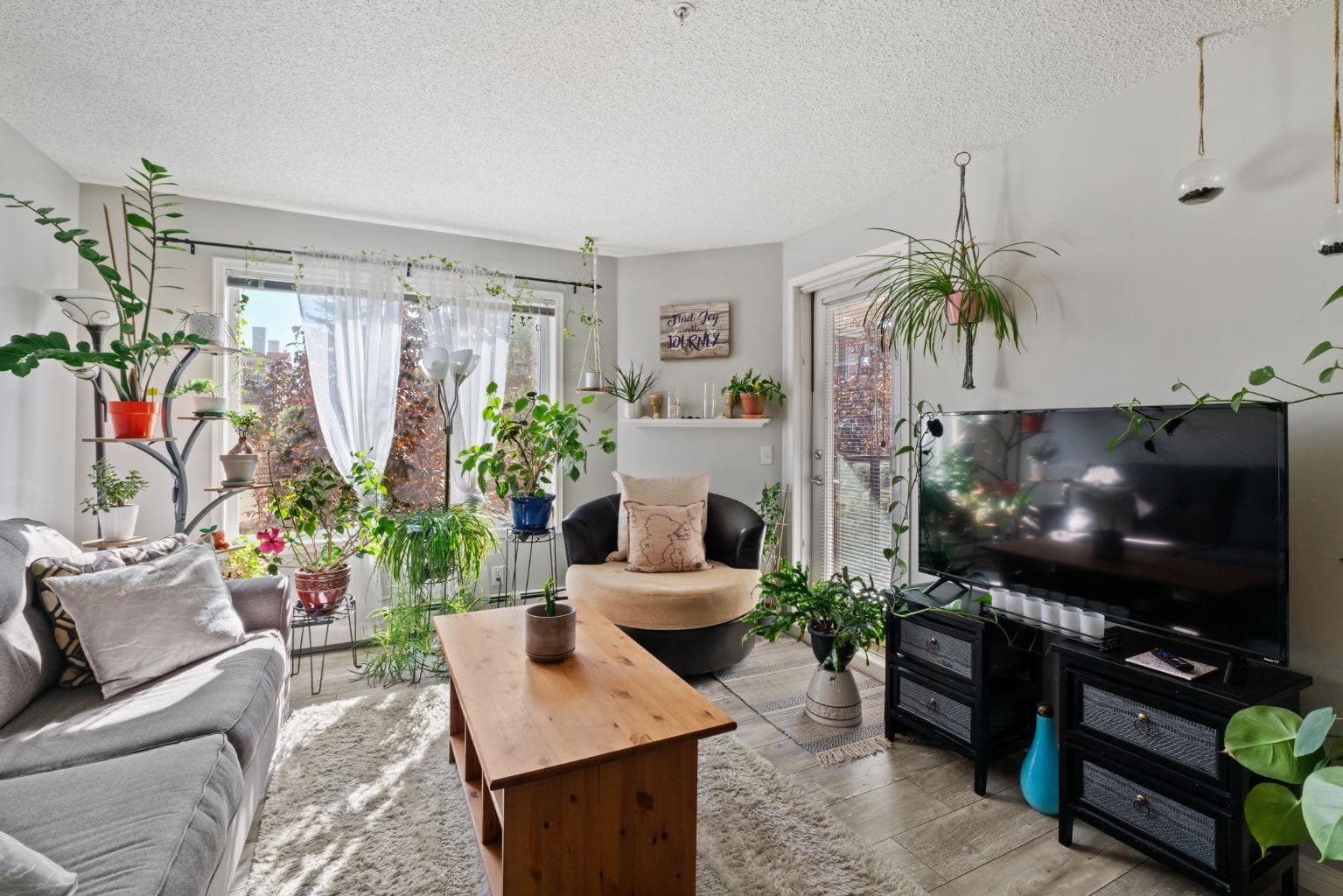 2209, 950 Arbour Lake Road NW