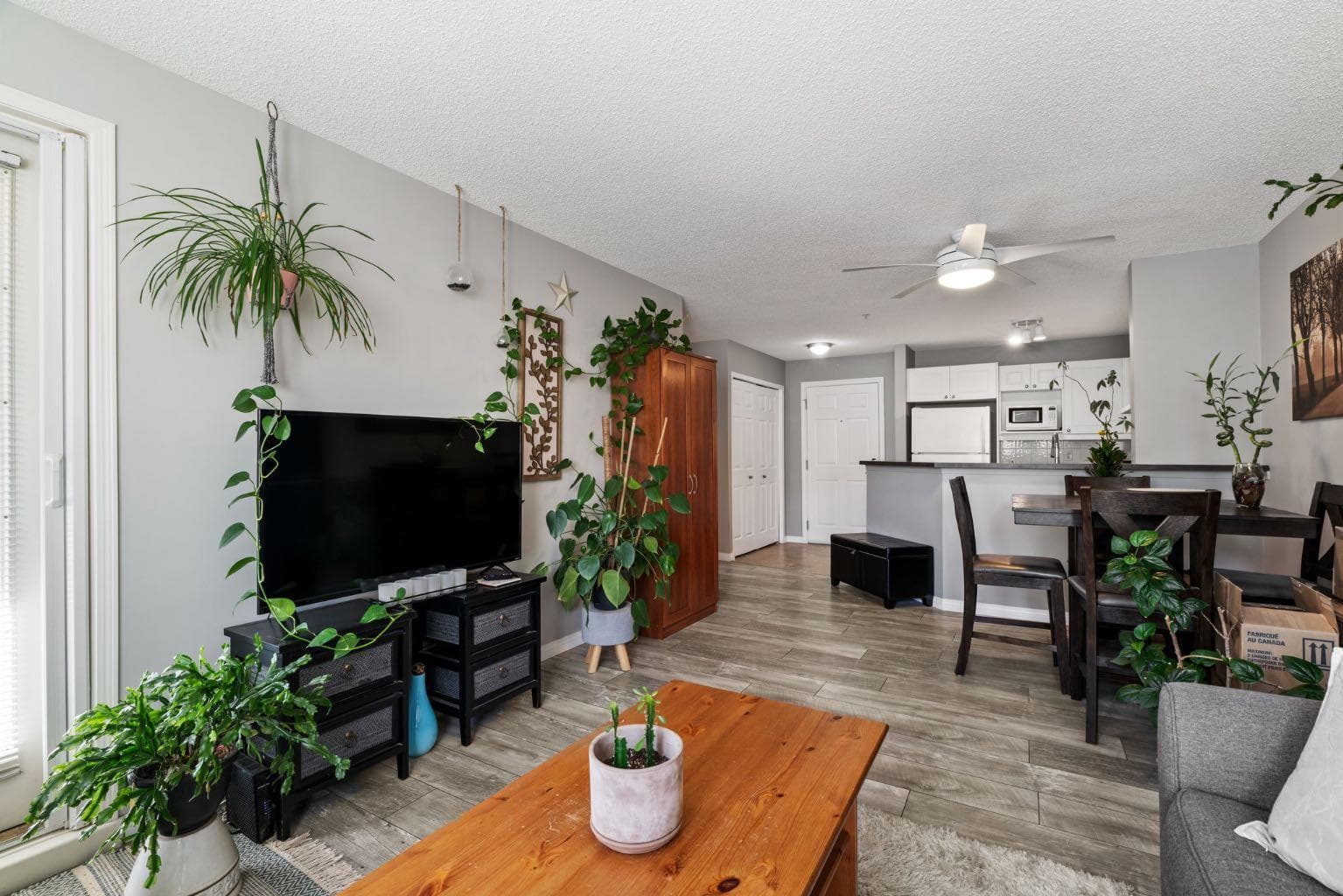 2209, 950 Arbour Lake Road NW