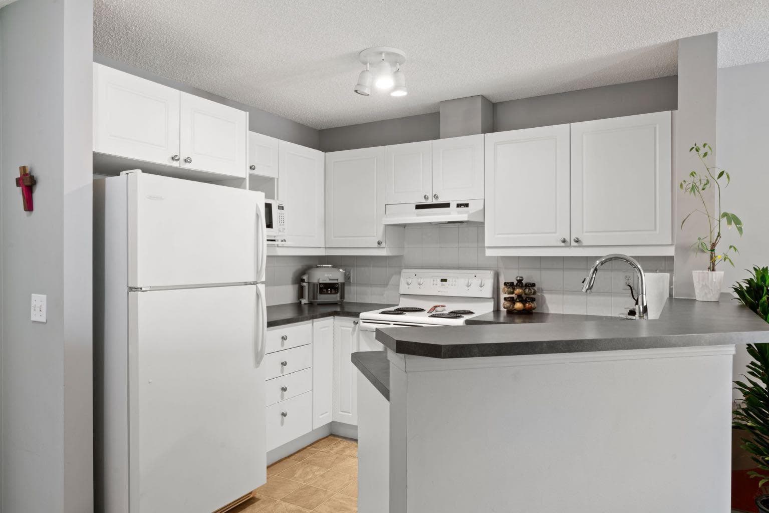 2209, 950 Arbour Lake Road NW