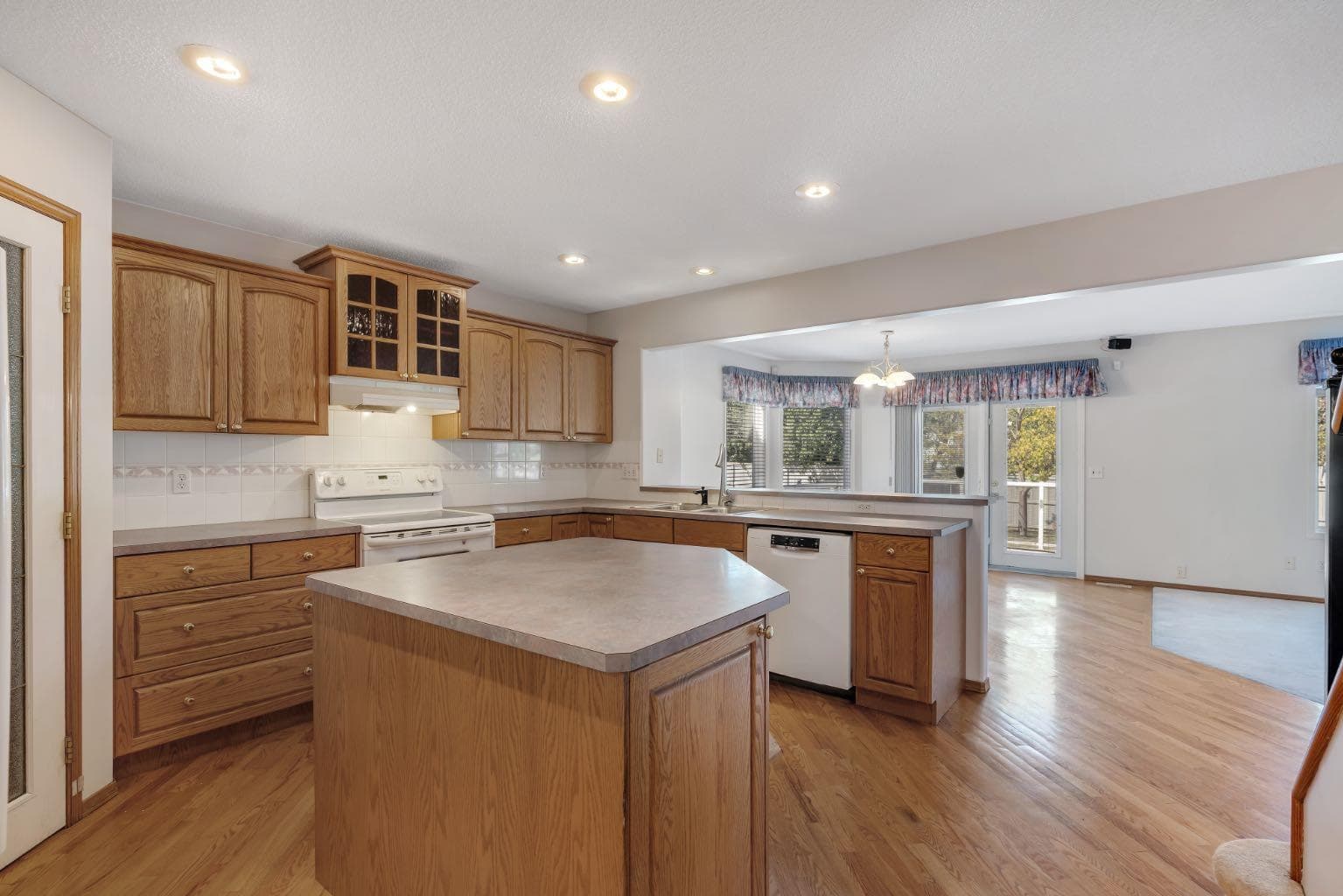 83 Panorama Hills Close NW