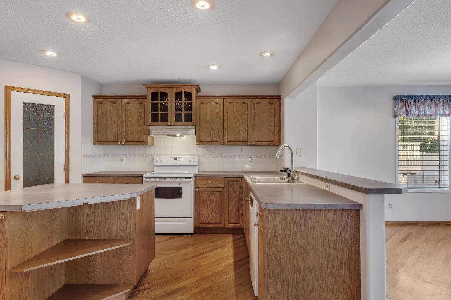 83 Panorama Hills Close NW