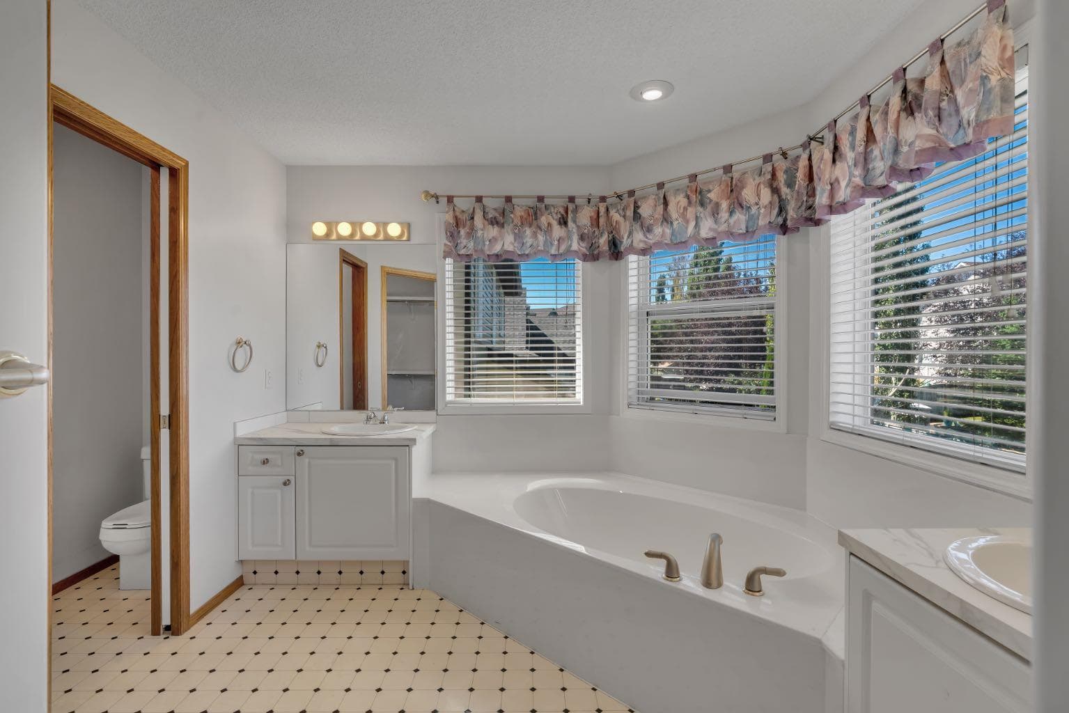 83 Panorama Hills Close NW