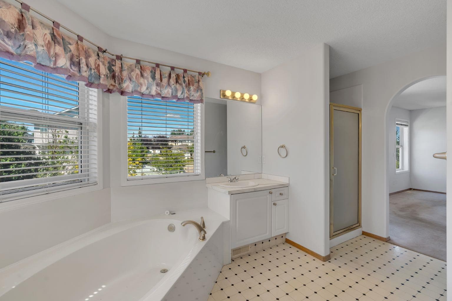 83 Panorama Hills Close NW
