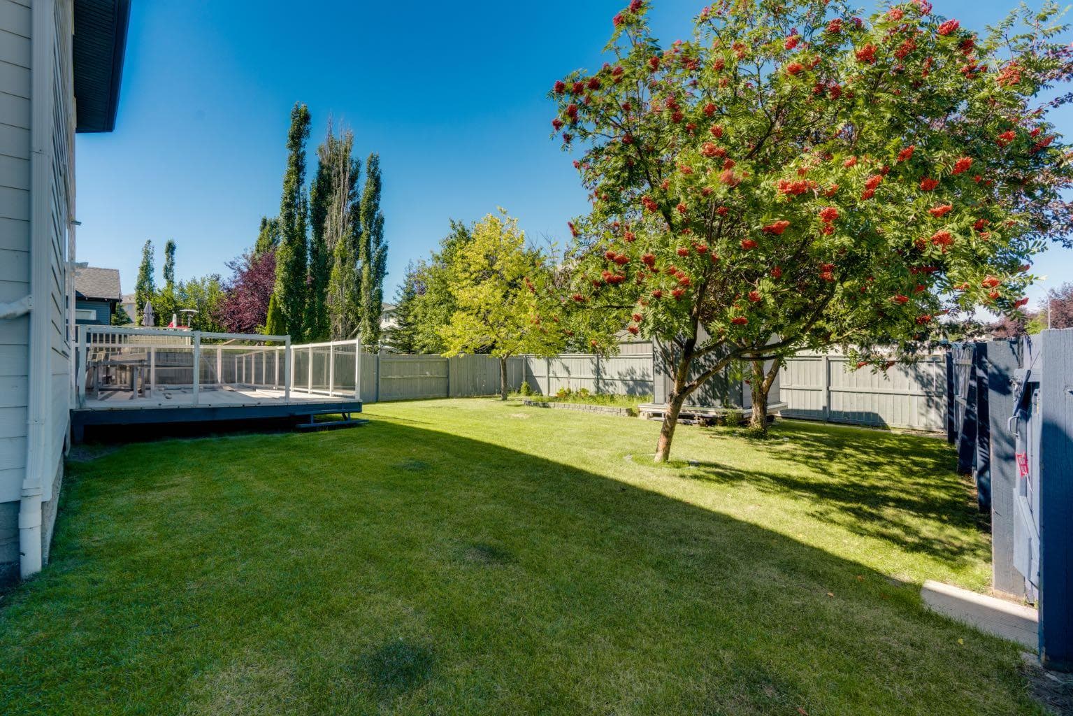 83 Panorama Hills Close NW