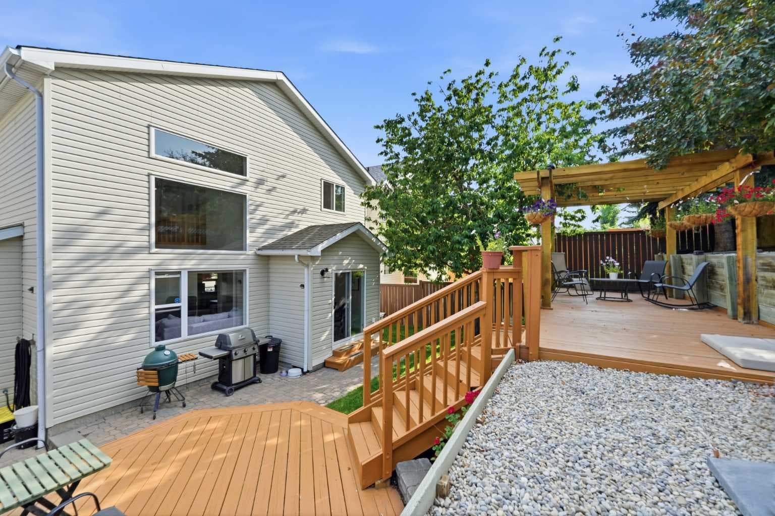72 Arbour Crest Road NW