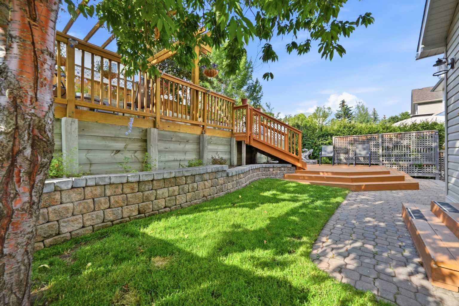 72 Arbour Crest Road NW