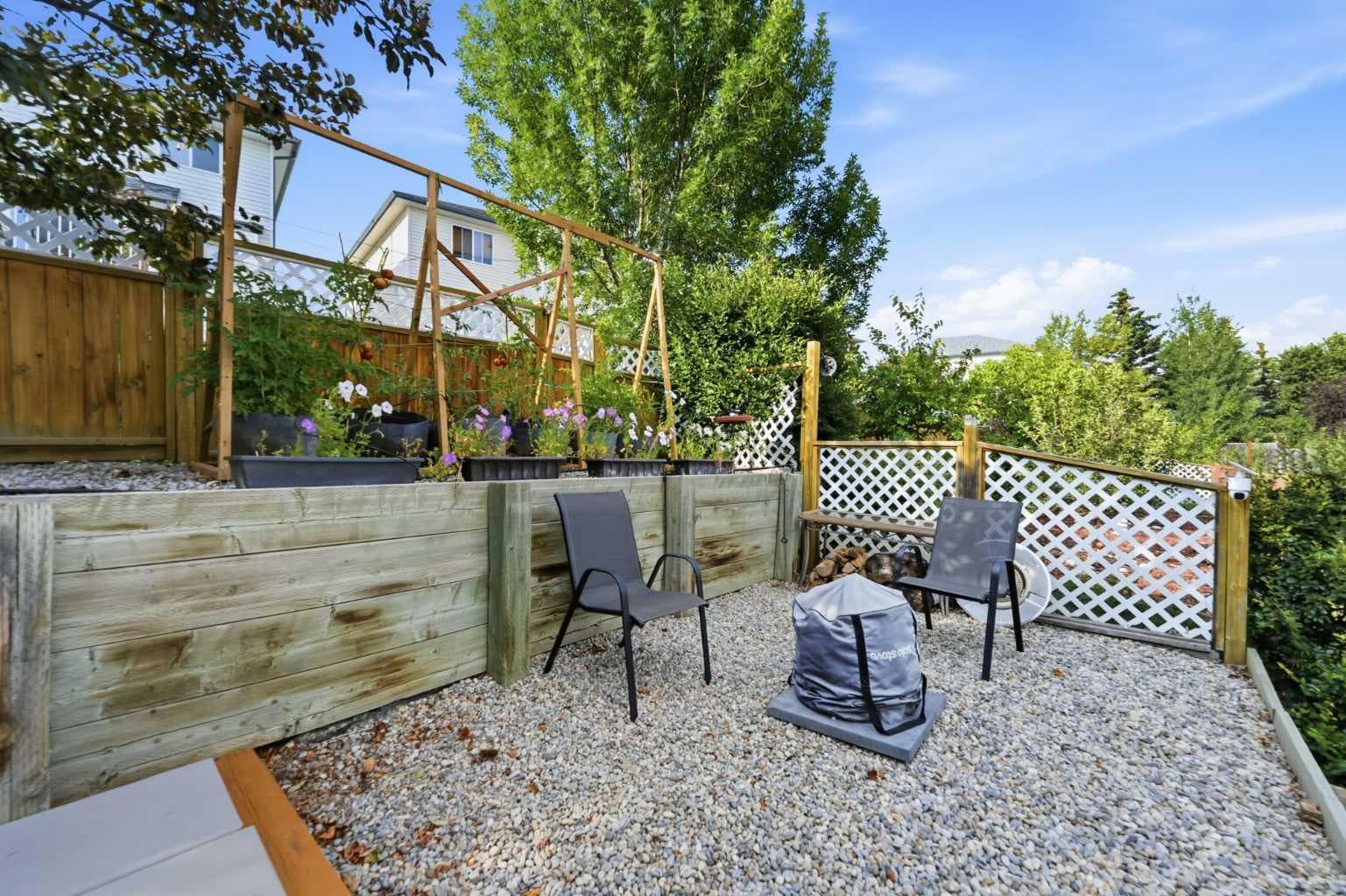 72 Arbour Crest Road NW