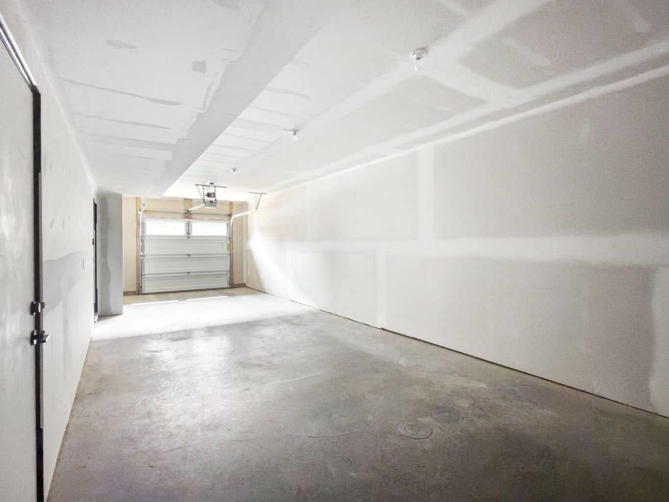 204, 81 Greenbriar Place NW