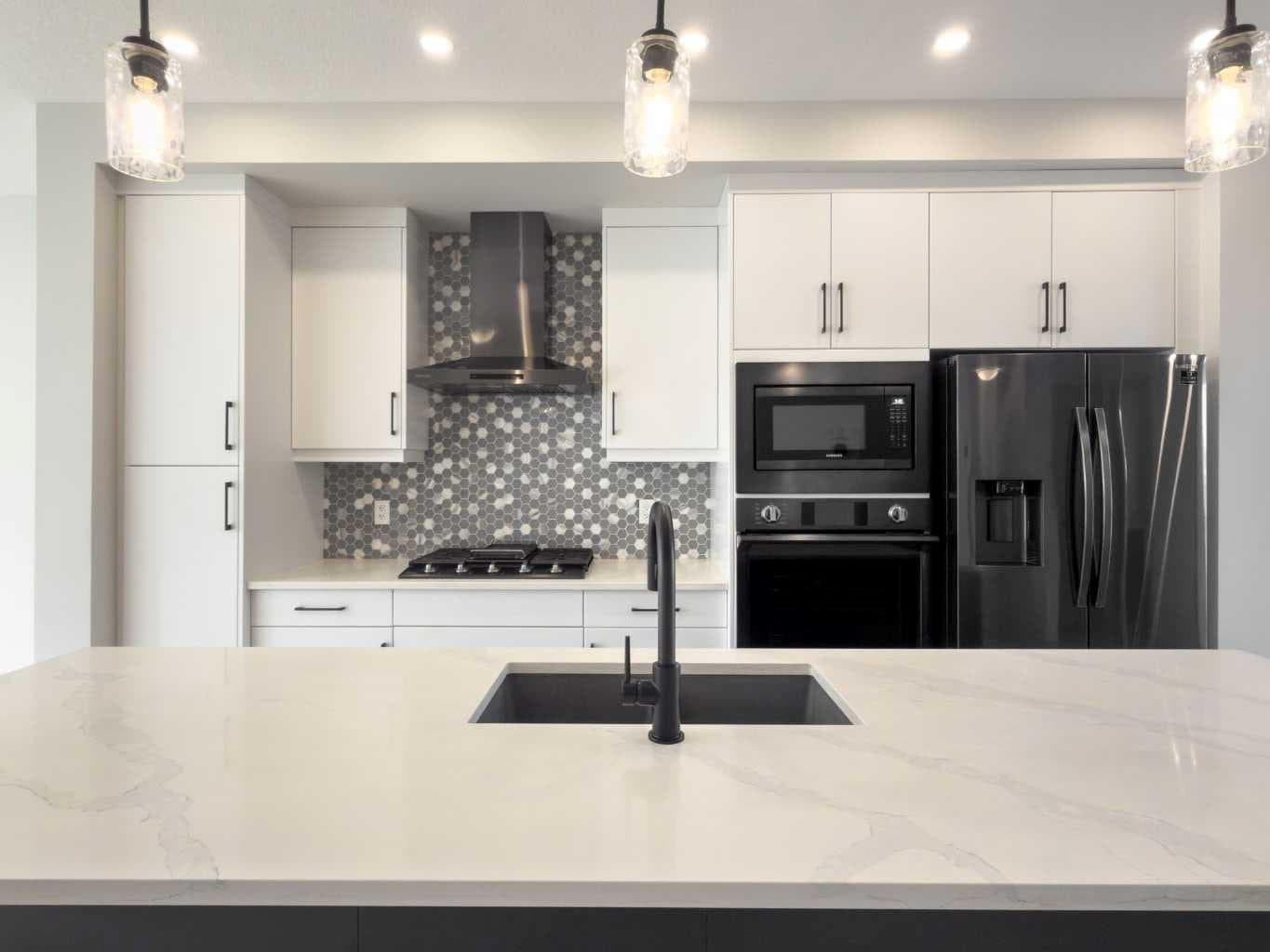 204, 81 Greenbriar Place NW