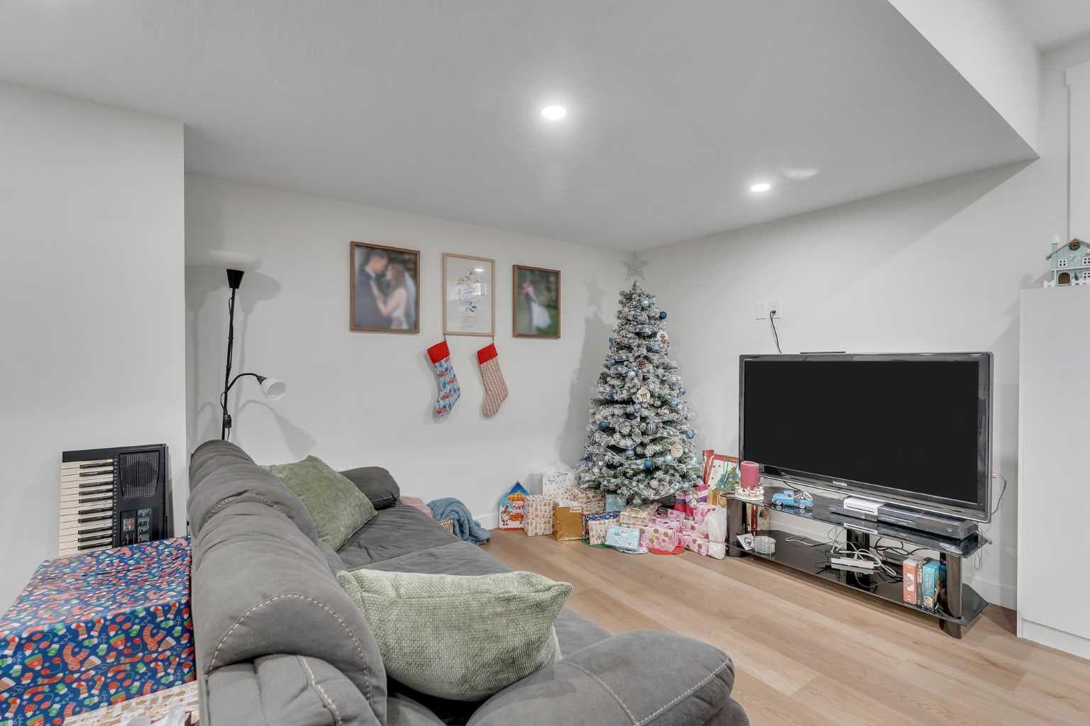202 Kinniburgh Crescent 