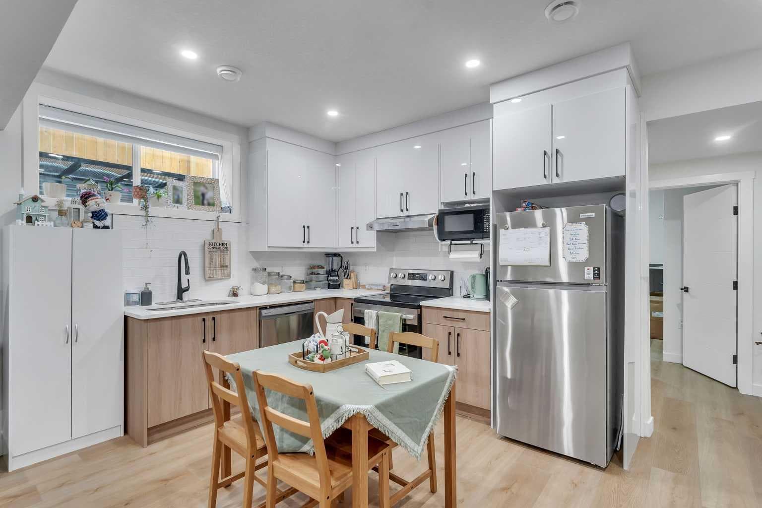 202 Kinniburgh Crescent 