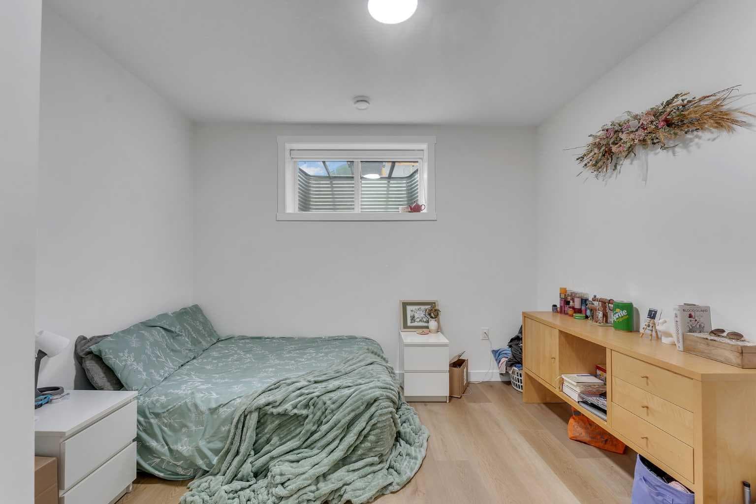 202 Kinniburgh Crescent 