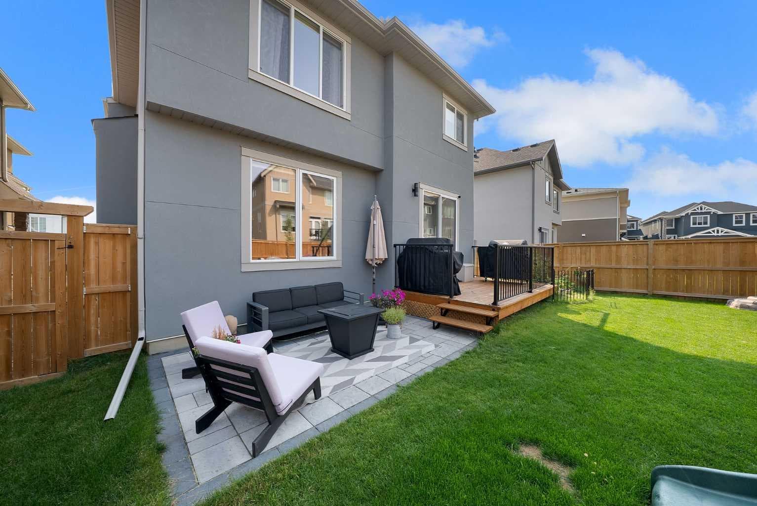202 Kinniburgh Crescent 
