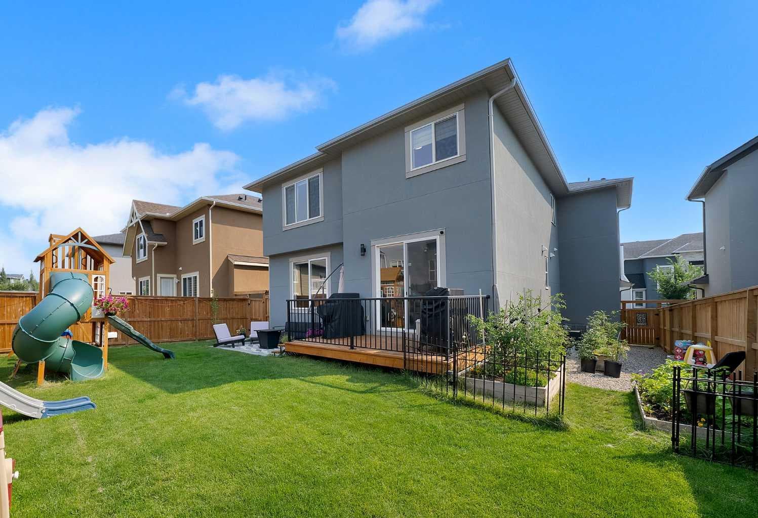 202 Kinniburgh Crescent 