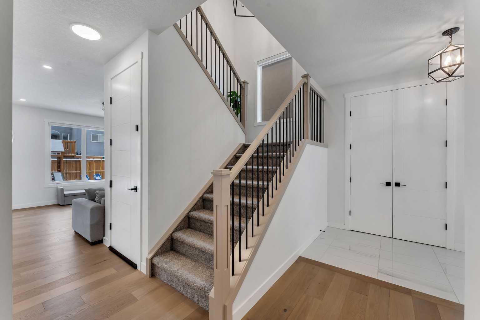 202 Kinniburgh Crescent 