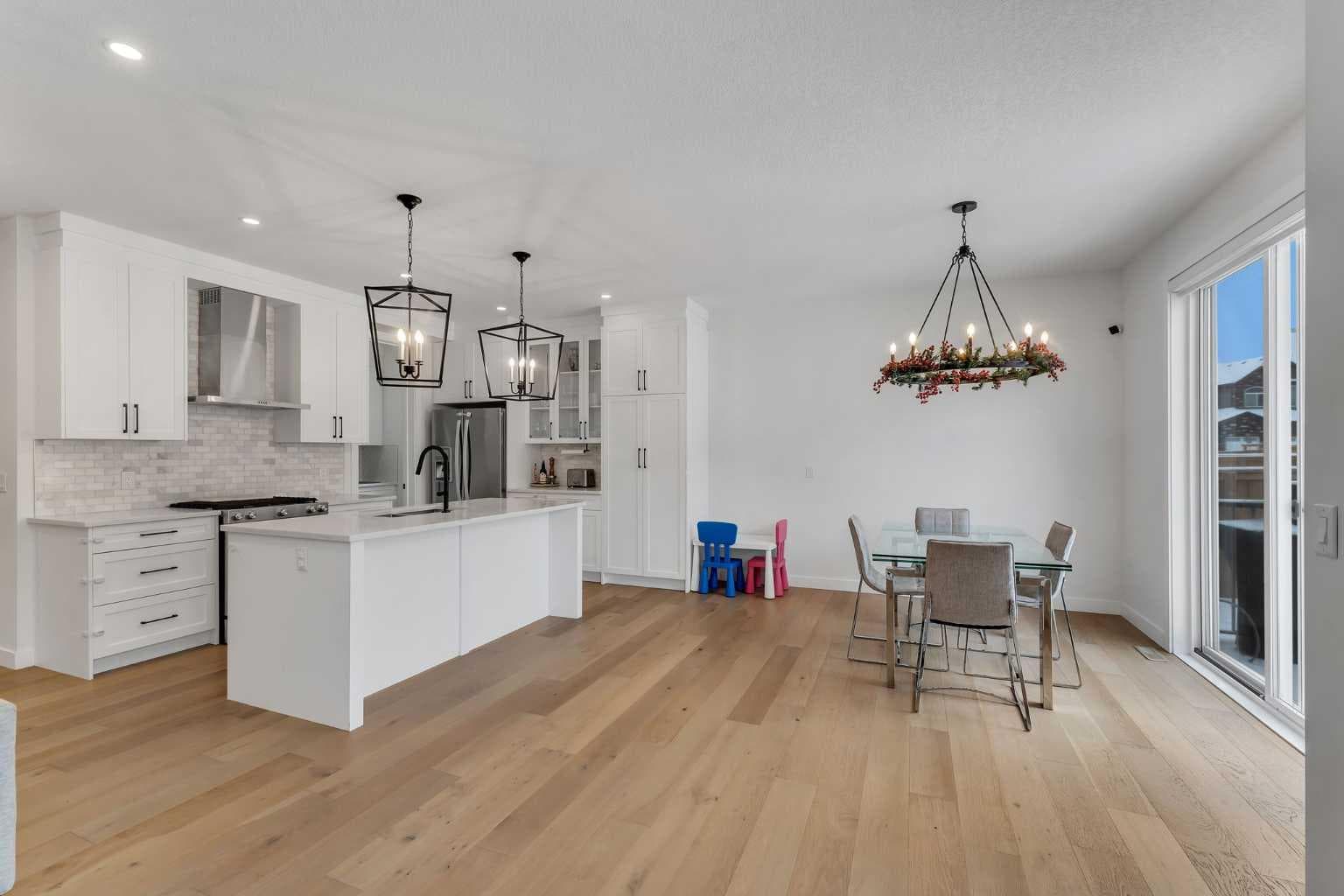 202 Kinniburgh Crescent 