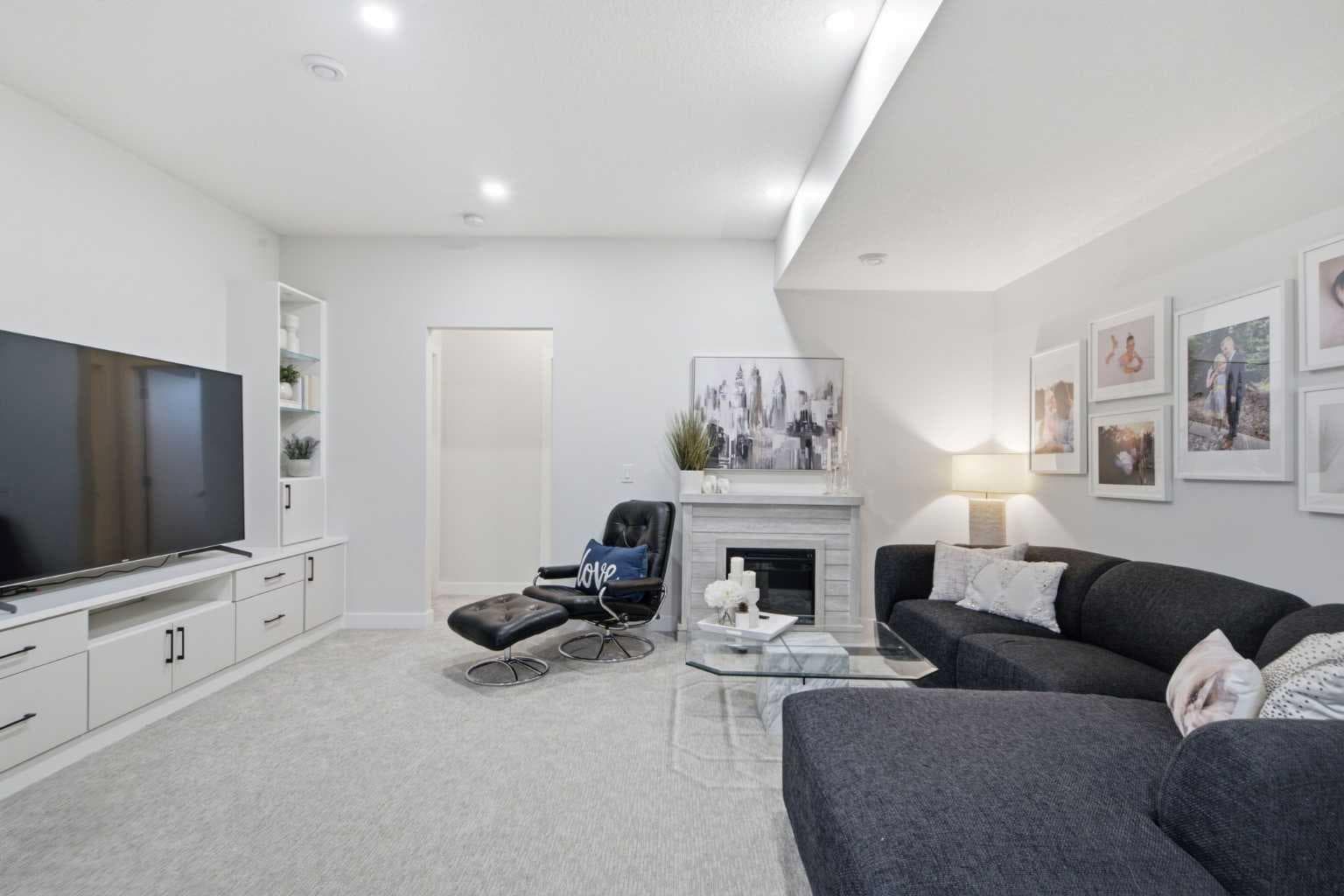 1062 Harmony Parade 