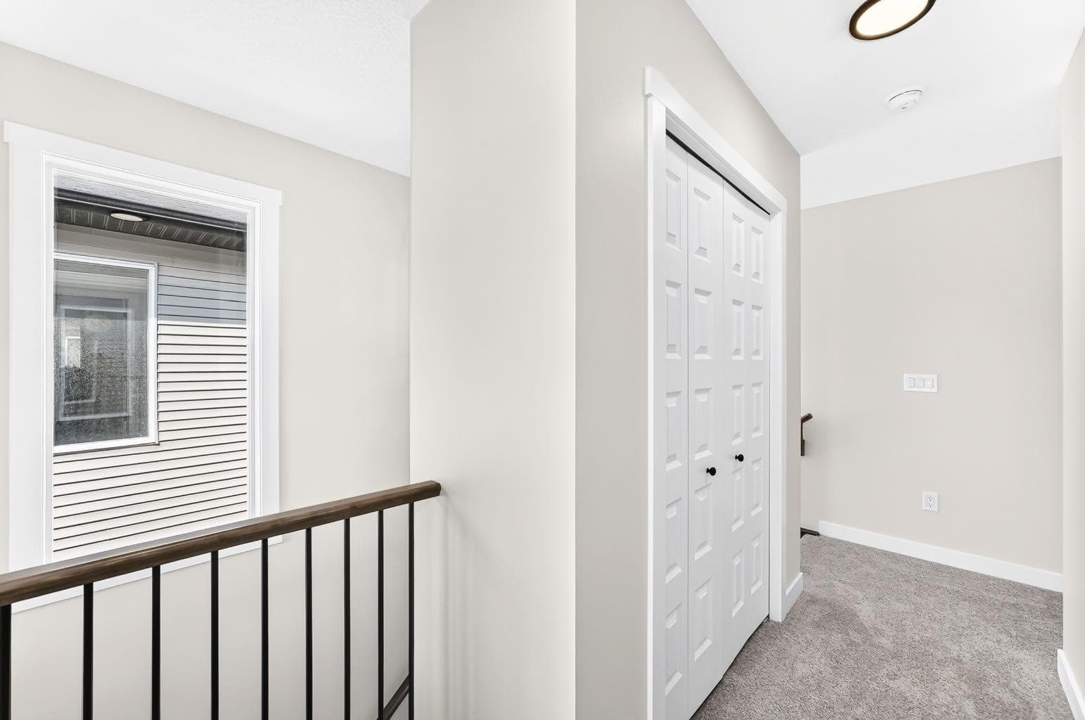 1075 Bayview Crescent SW