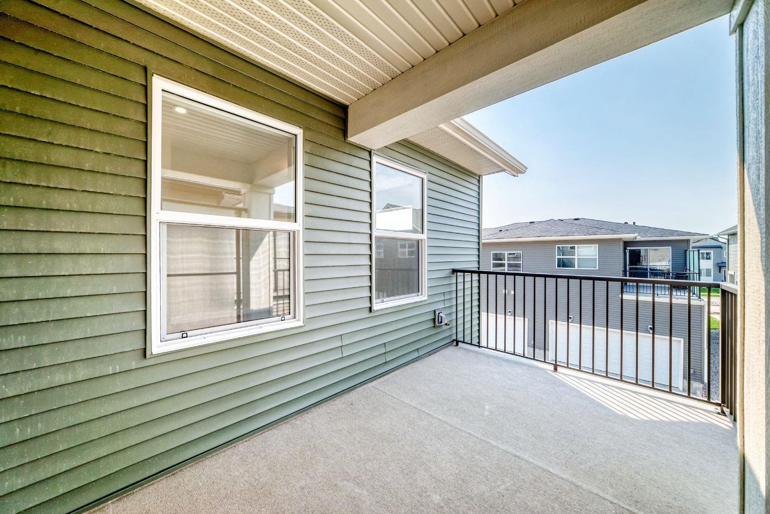 1075 Bayview Crescent SW