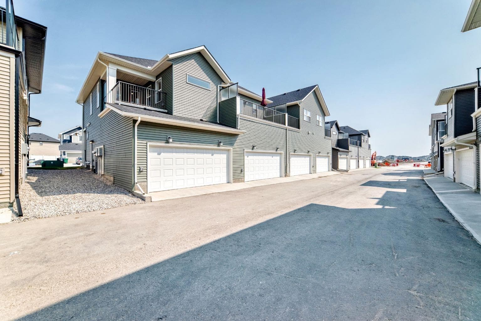1075 Bayview Crescent SW