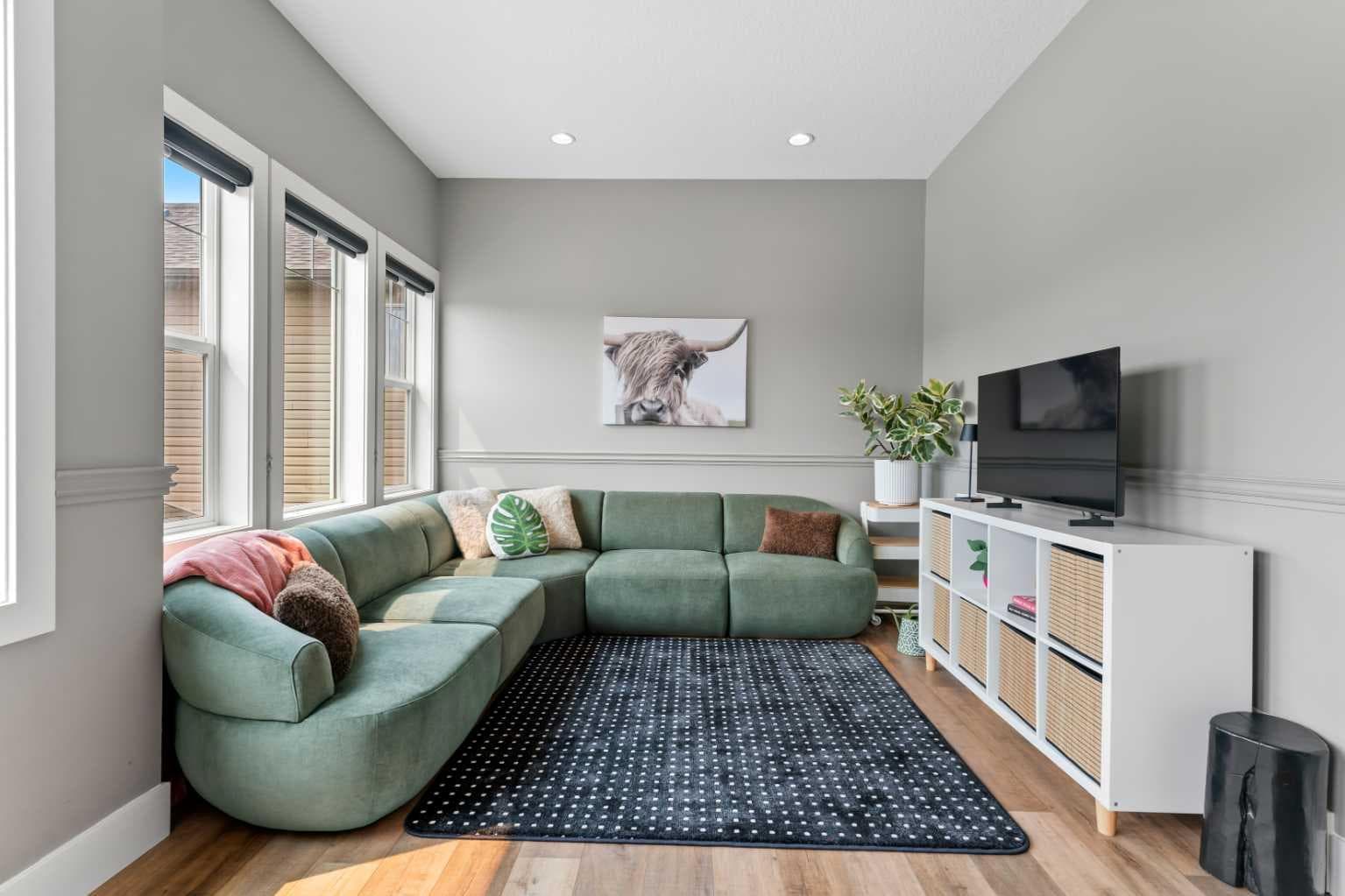 149 Royal Oak Bay NW