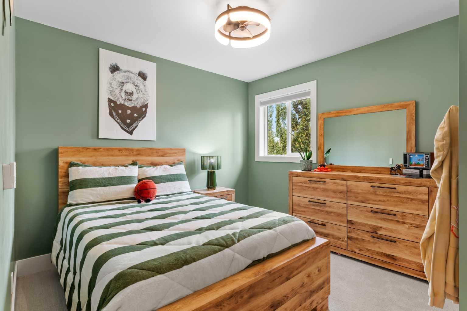 149 Royal Oak Bay NW