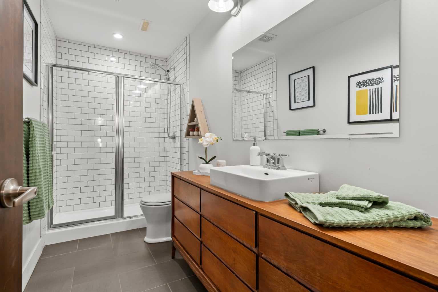 149 Royal Oak Bay NW