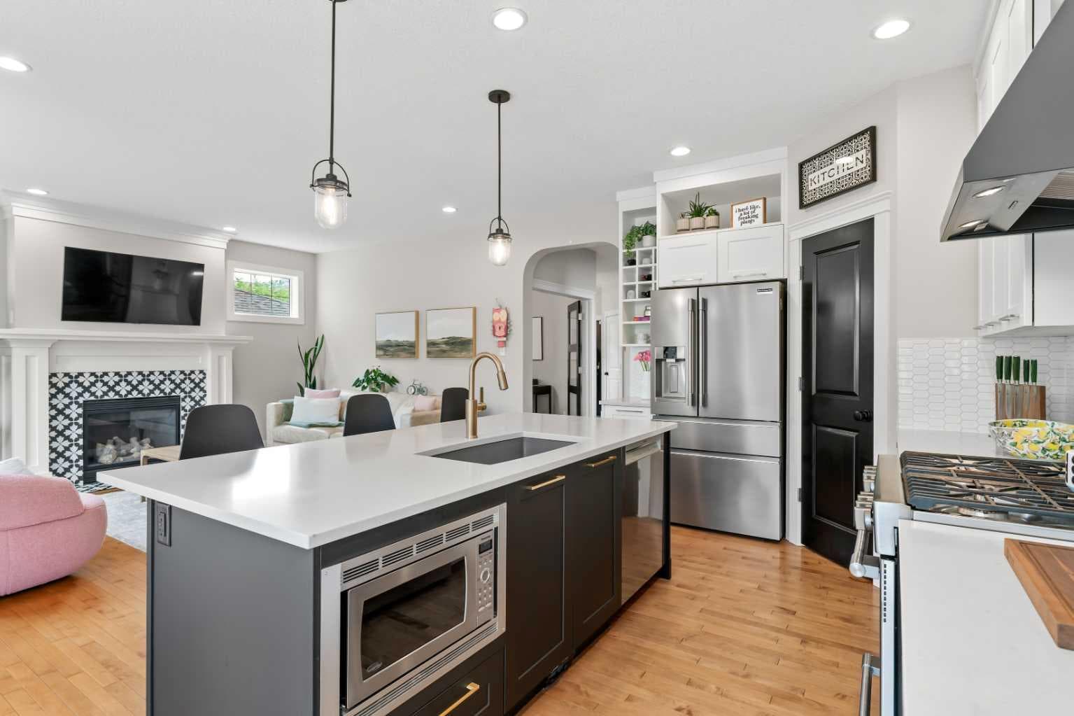 149 Royal Oak Bay NW