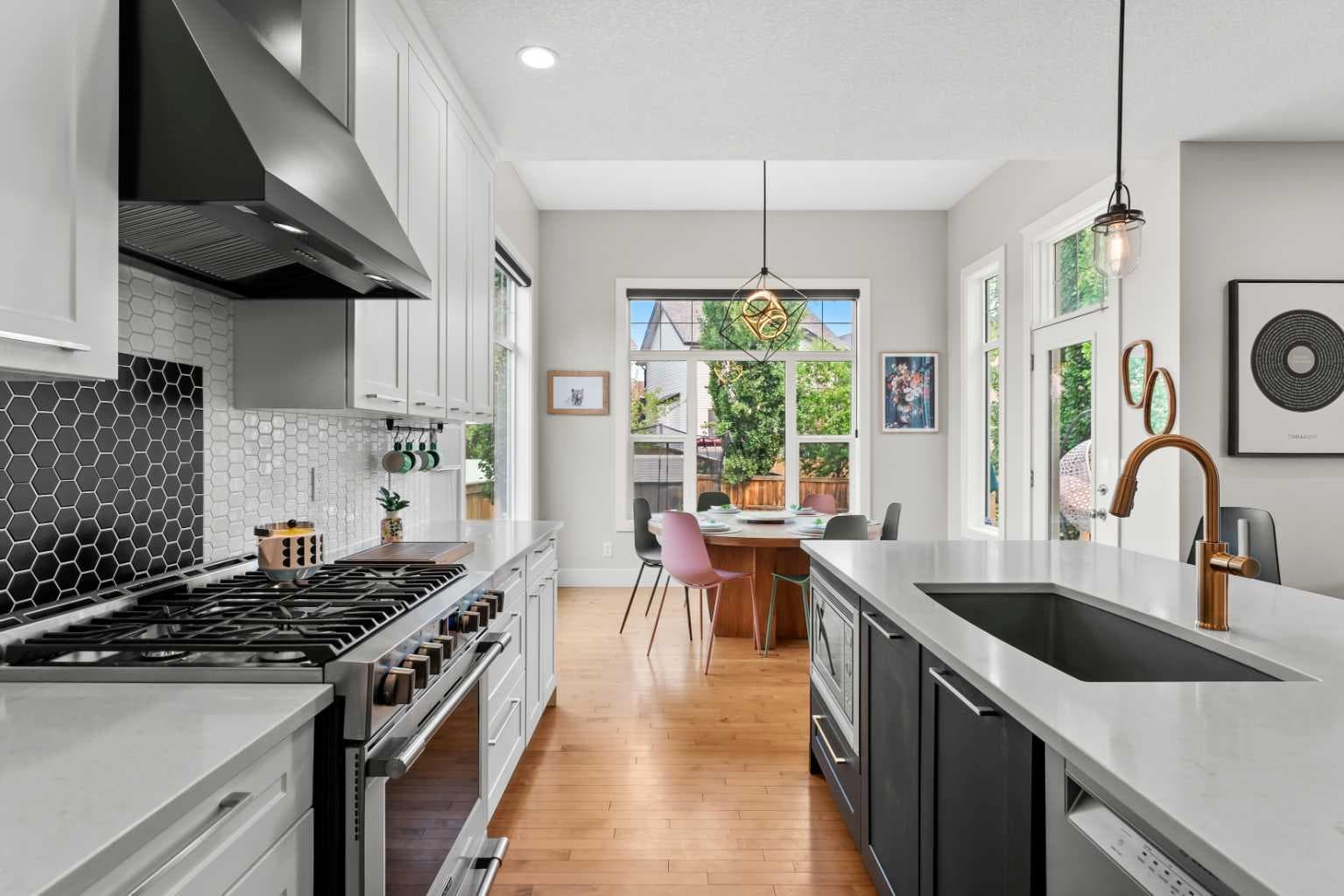 149 Royal Oak Bay NW