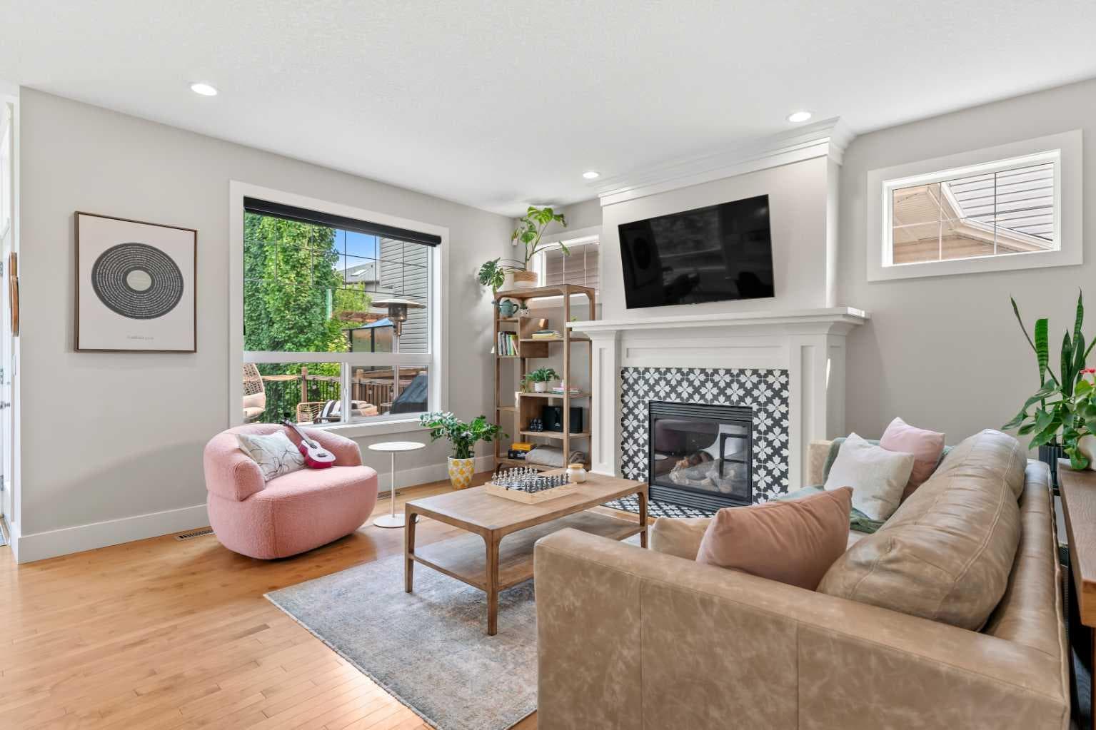 149 Royal Oak Bay NW