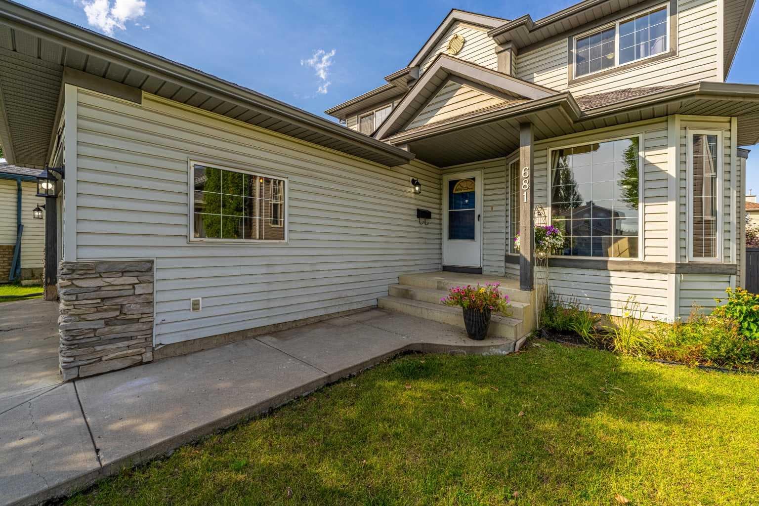 681 Harvest Hills Drive NE