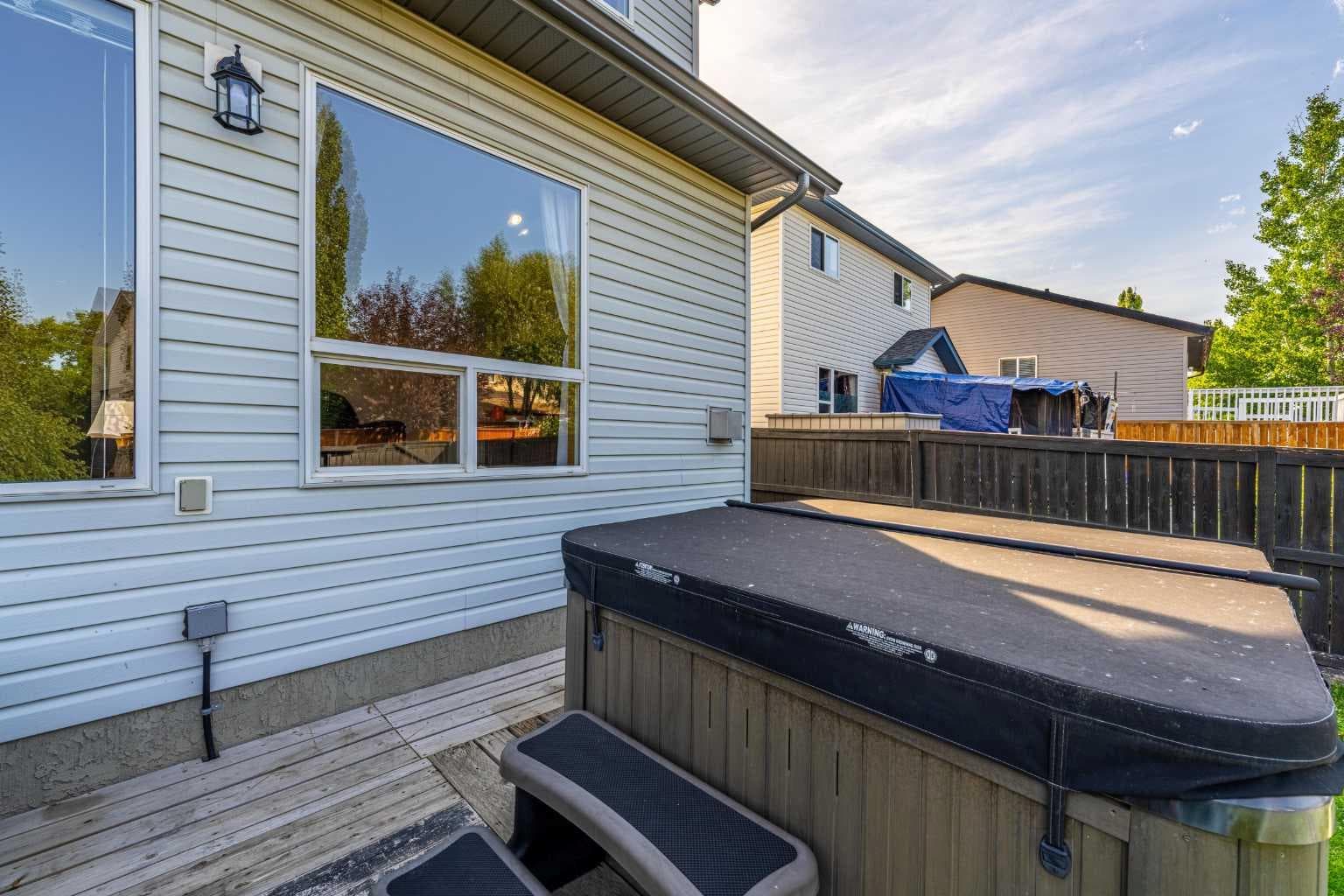 681 Harvest Hills Drive NE
