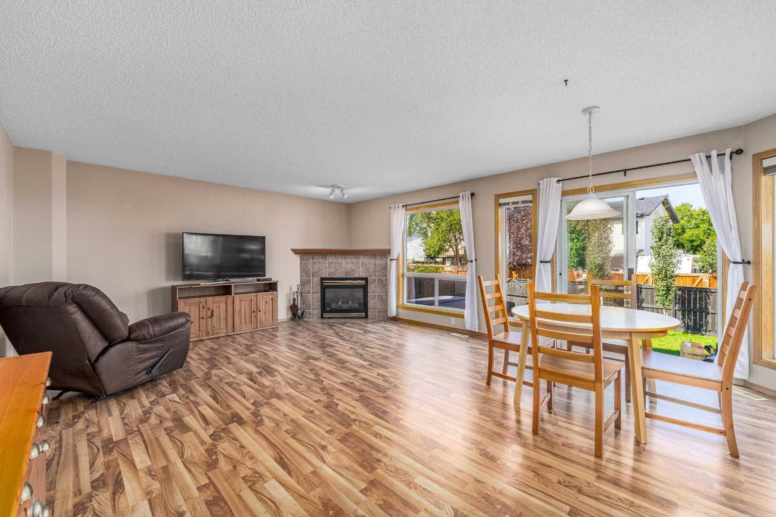 681 Harvest Hills Drive NE