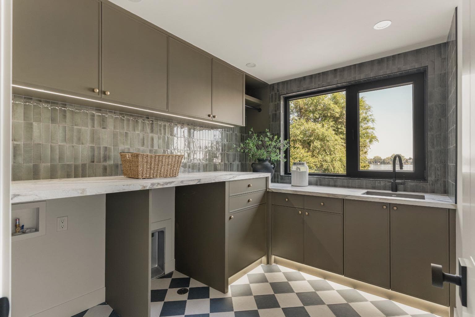 692 West Chestermere Drive 