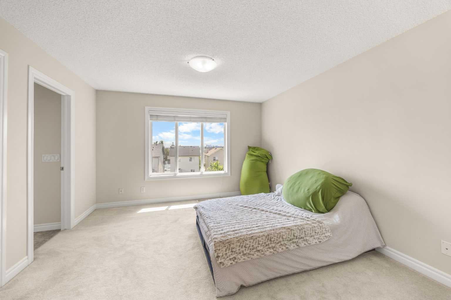 35 Covepark Place NE