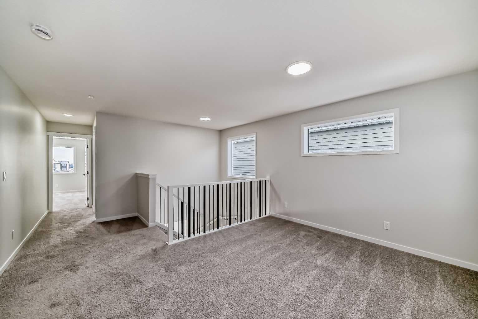 374 Corner Glen Way NE