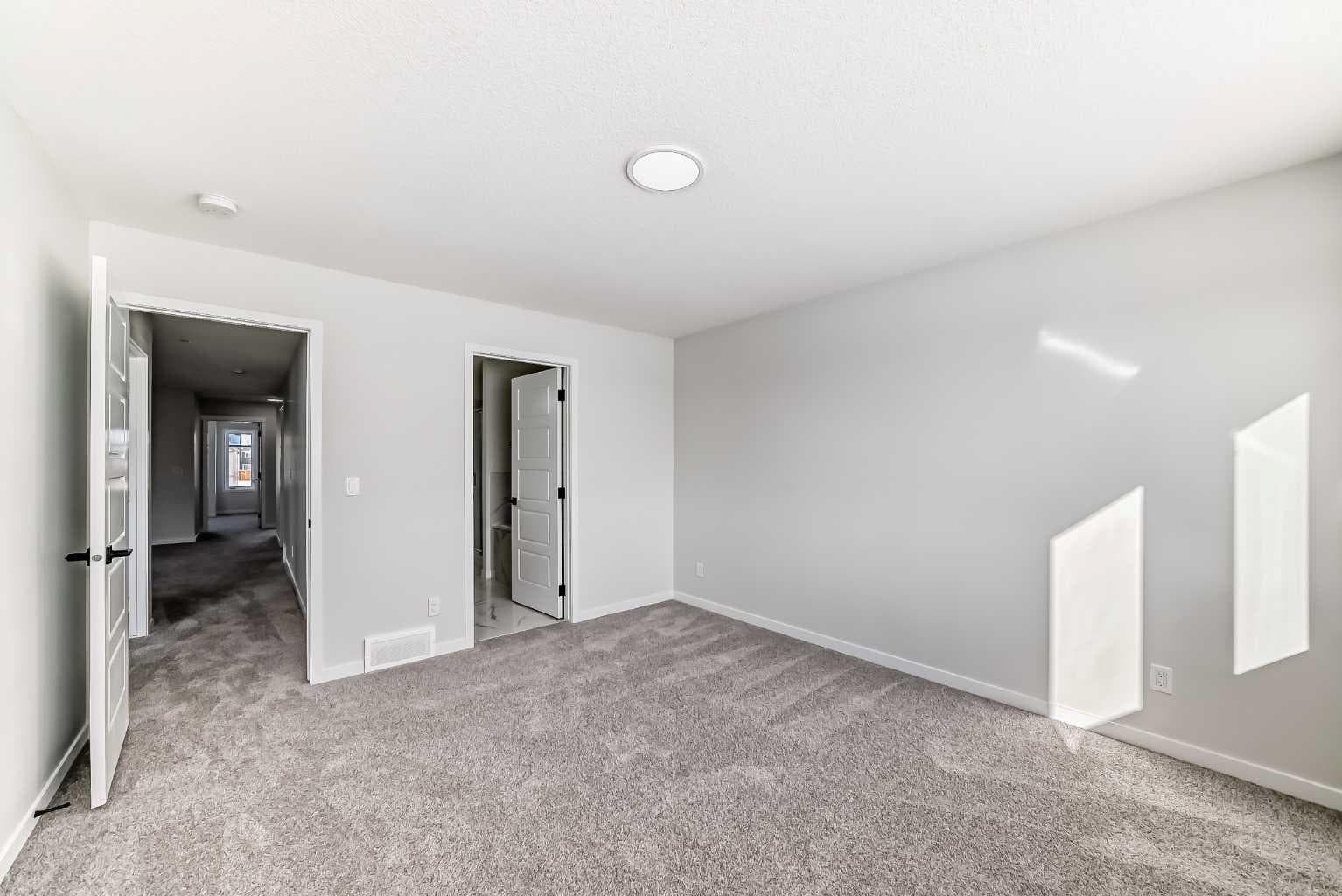 374 Corner Glen Way NE