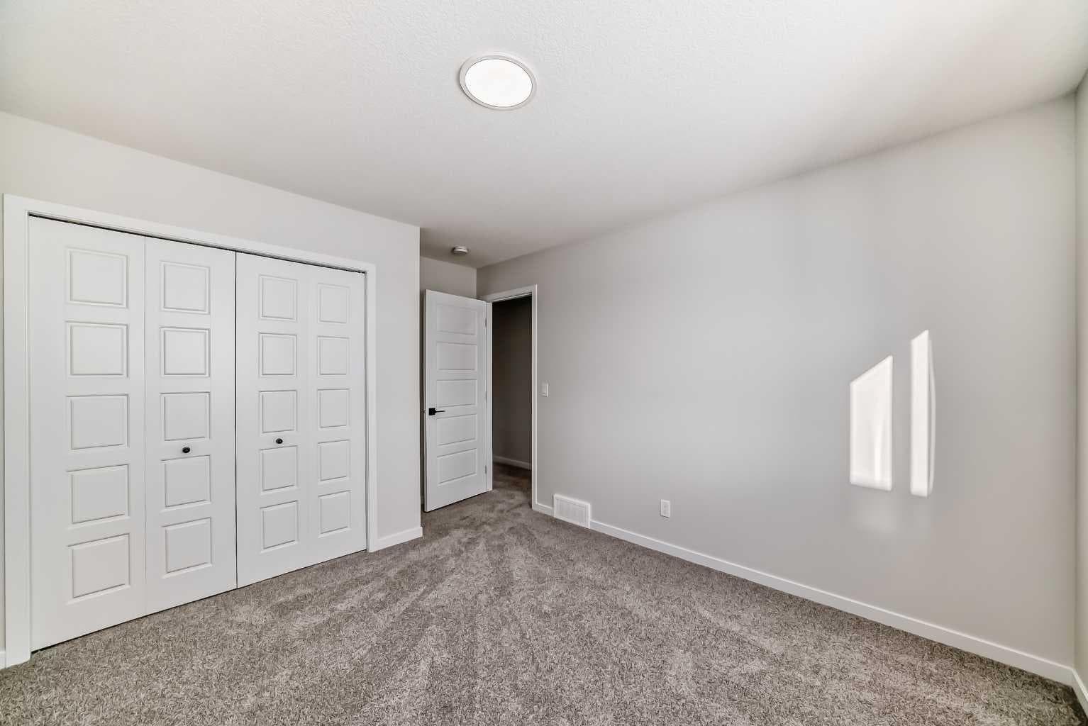 374 Corner Glen Way NE
