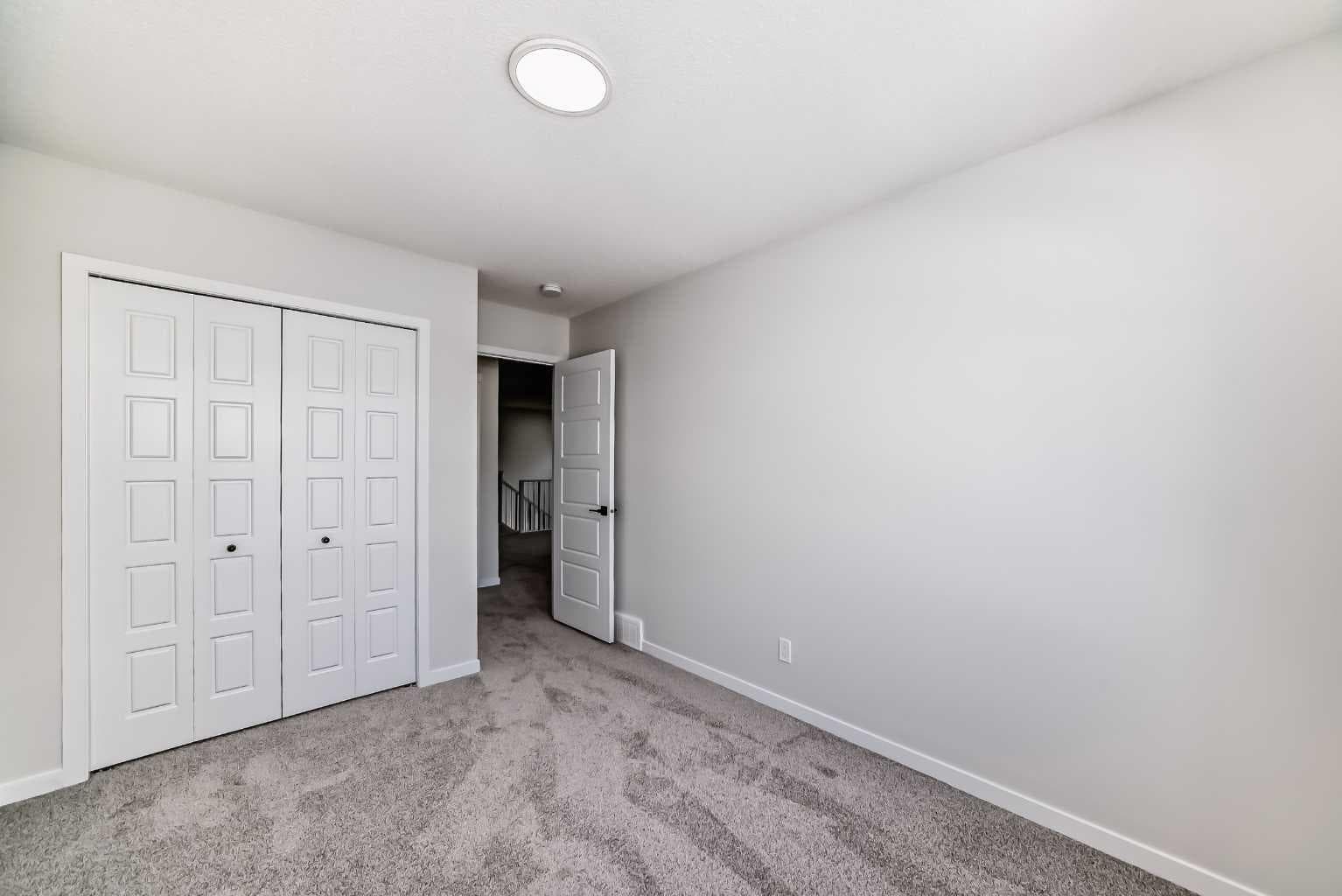 374 Corner Glen Way NE