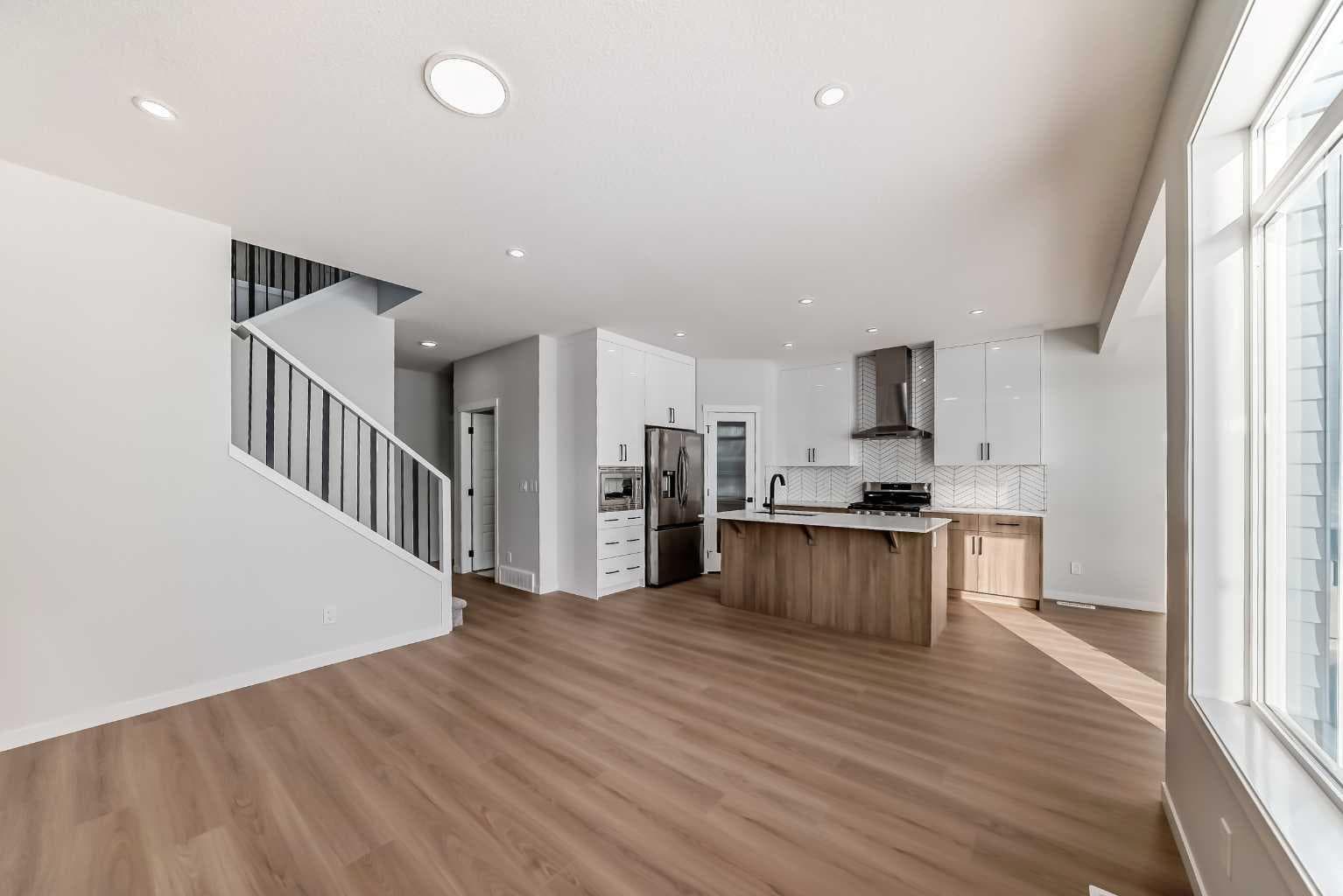 374 Corner Glen Way NE