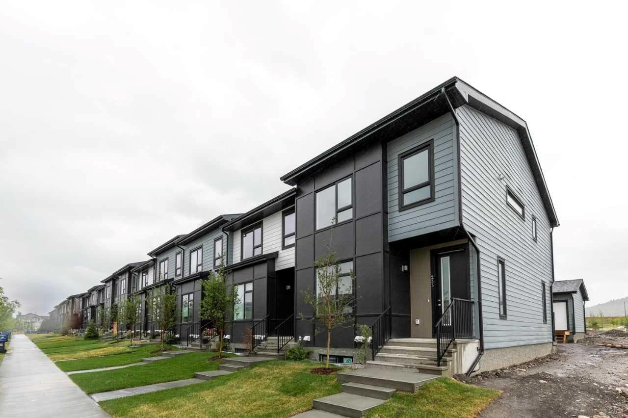 233 Vantage Drive 