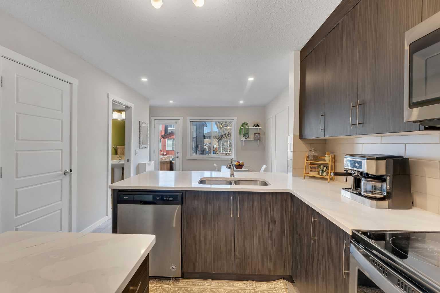 124, 31 Red Embers Parade NE